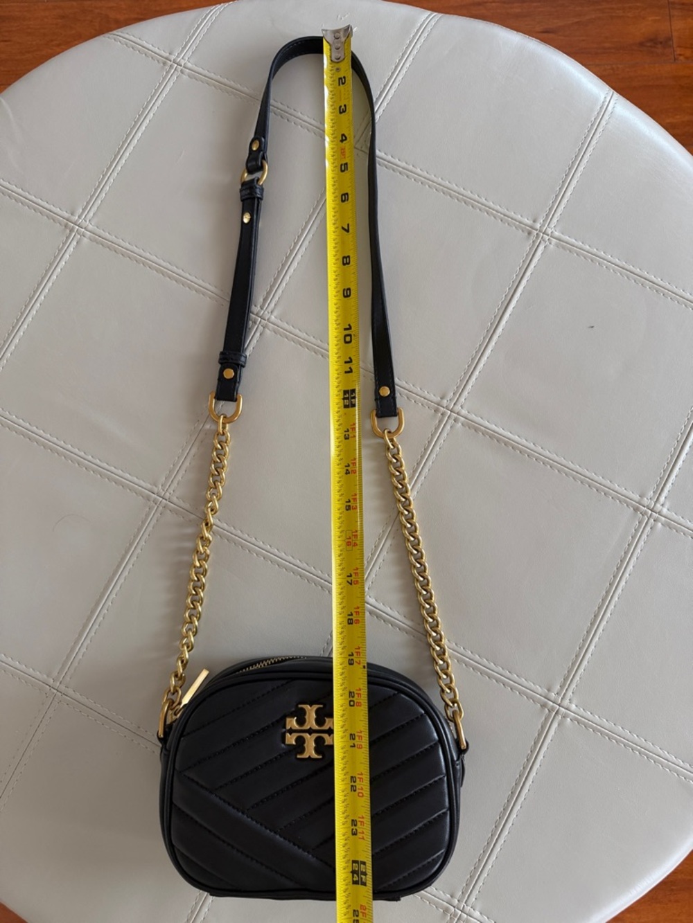 Tory Burch black Kira Chevron Small sling bag - Picture 3 of 6